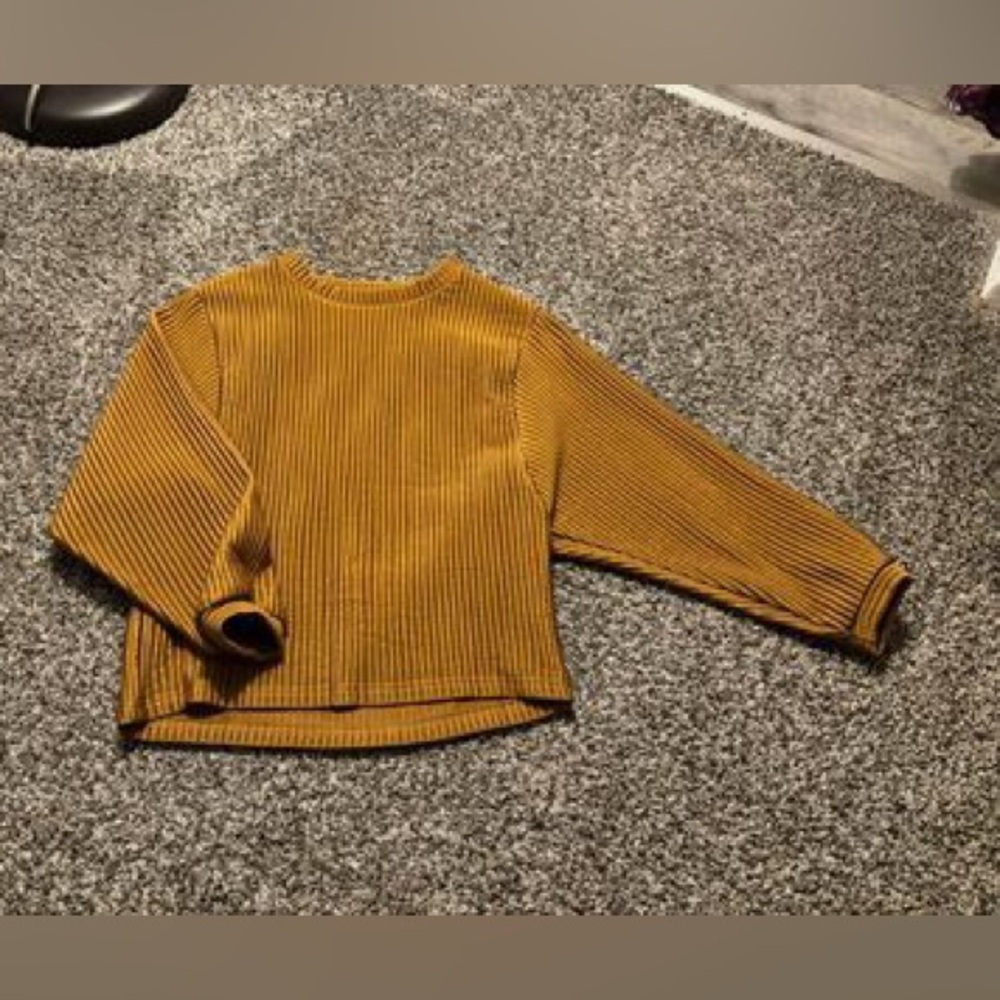 Ribbed long sleeve top